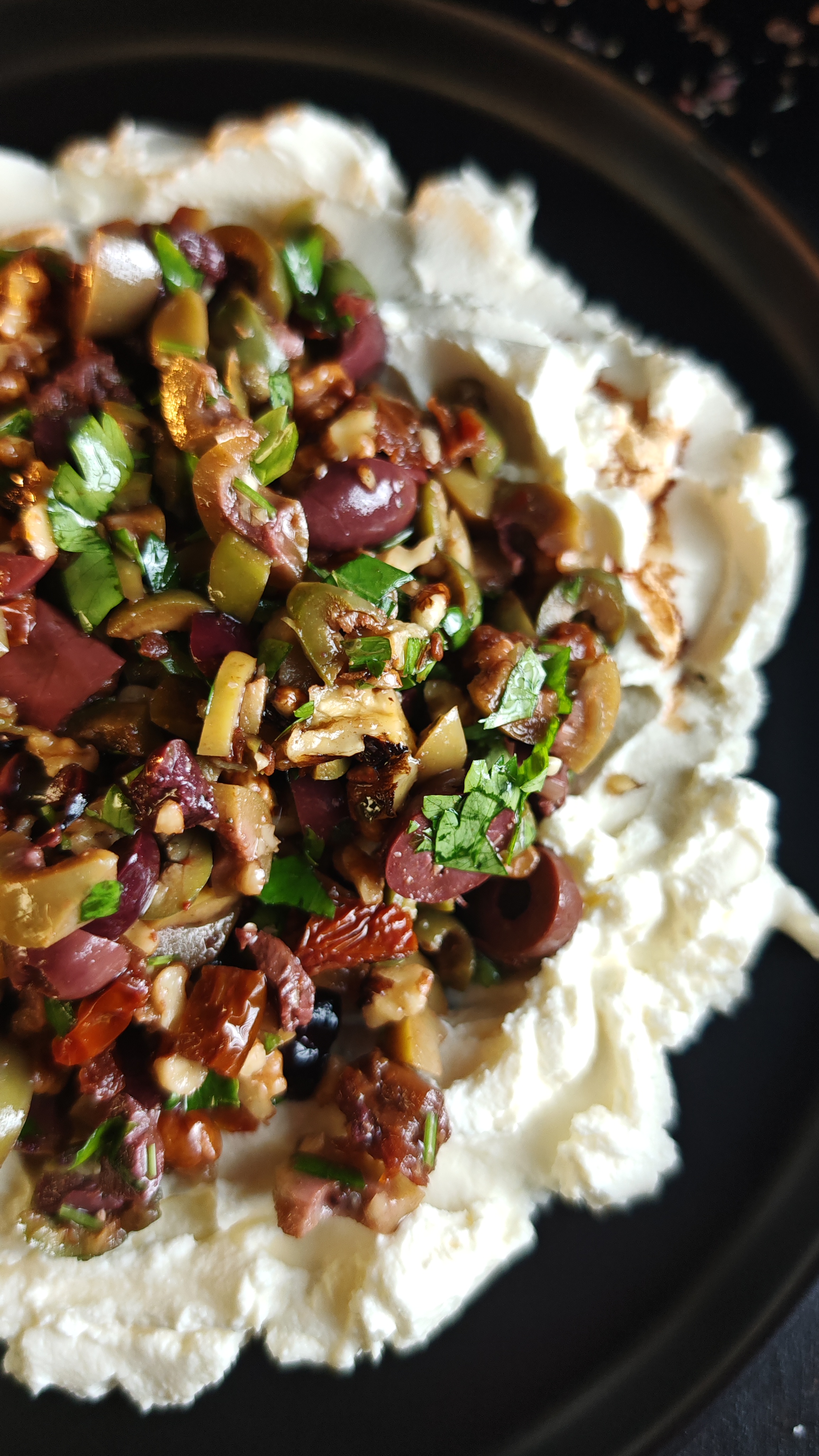 Salată de măsline - Rapidă, gustoasă și fără coacere