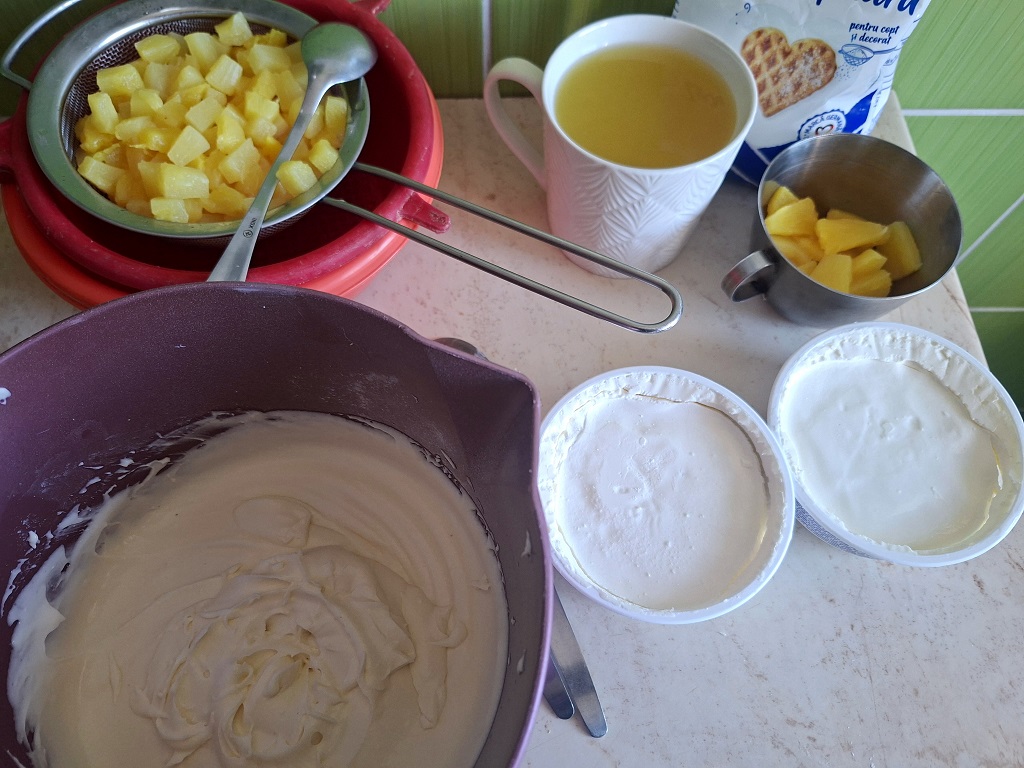 Tort Pina Colada - Reteta delicioasa cu ananas