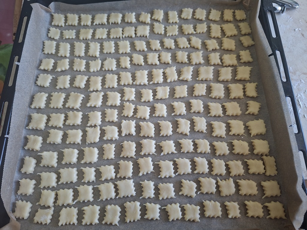 Crackers cu mac - Rețeta gustoasă de casă