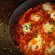 Shakshuka cu gorgonzola și salam chorizo - Rețeta savuroasă și rapidă