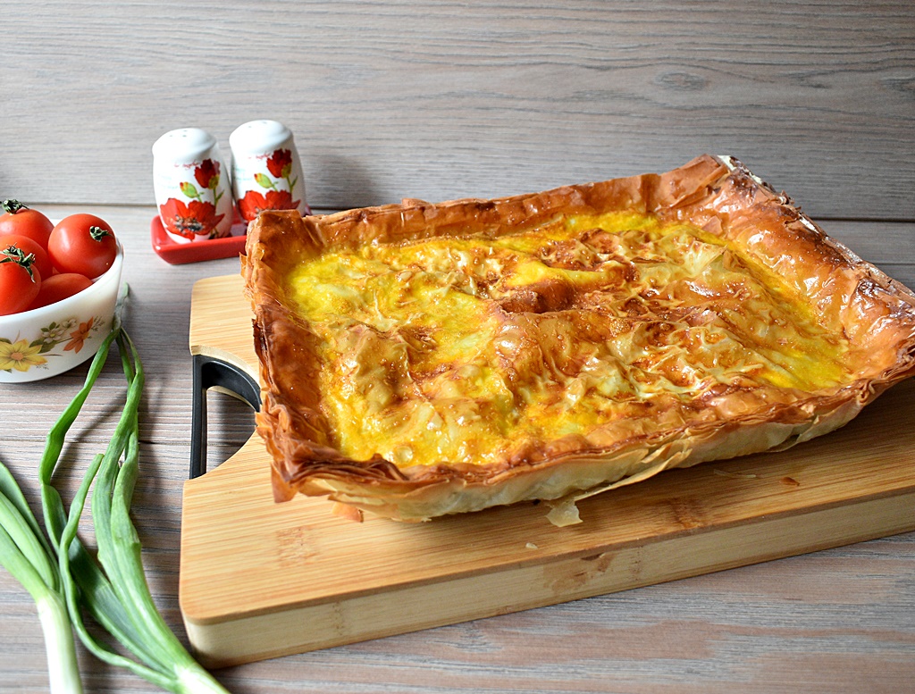Spanakopita, placinta sarata cu spanac si branza - Reteta savuroasa de casa