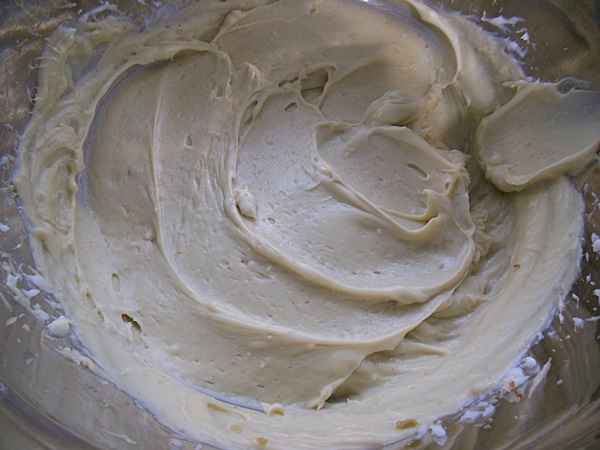 Tort cu crema de fistic, ciocolata si zmeura - Reteta delicioasa si aromata