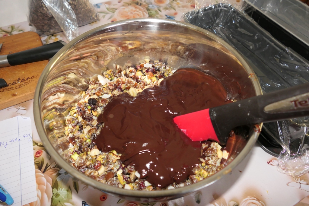 Batoane de ciocolata ''cu de toate'' - Delicioase si spornice