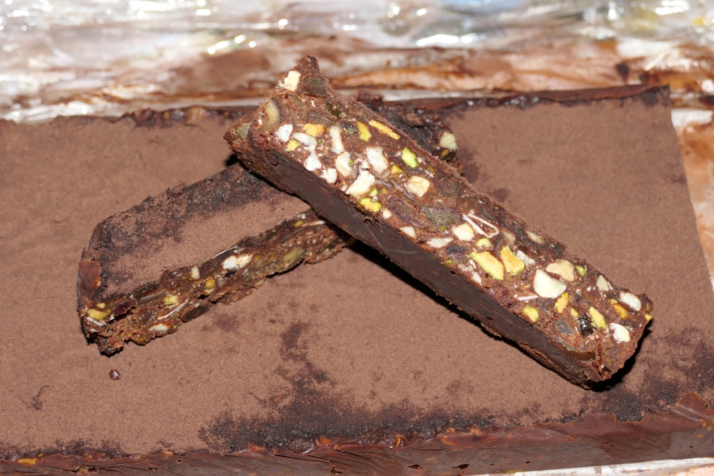 Batoane de ciocolata ''cu de toate'' - Delicioase si spornice
